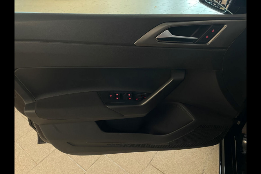 Volkswagen Polo 1.0 TSI Comfortline AIRCO CRUISE APPLE CARPLAY NAV VIA APP PARKEERSENSOREN 17 INCH LMV