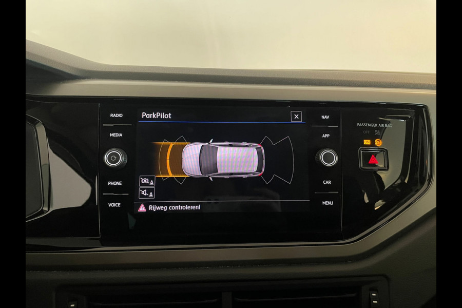 Volkswagen Polo 1.0 TSI Comfortline AIRCO CRUISE APPLE CARPLAY NAV VIA APP PARKEERSENSOREN 17 INCH LMV