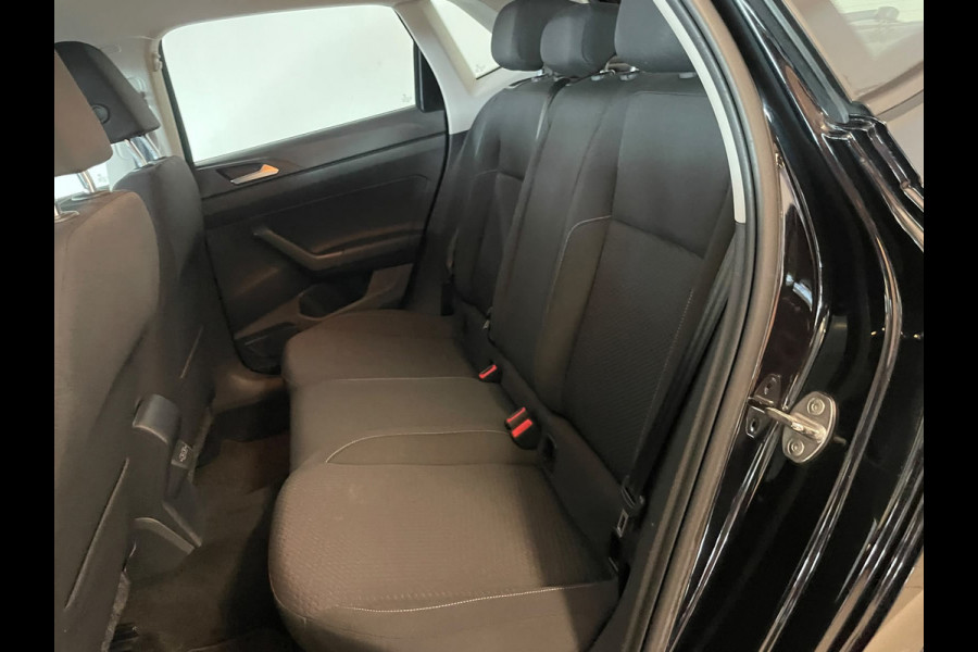 Volkswagen Polo 1.0 TSI Comfortline AIRCO CRUISE APPLE CARPLAY NAV VIA APP PARKEERSENSOREN 17 INCH LMV
