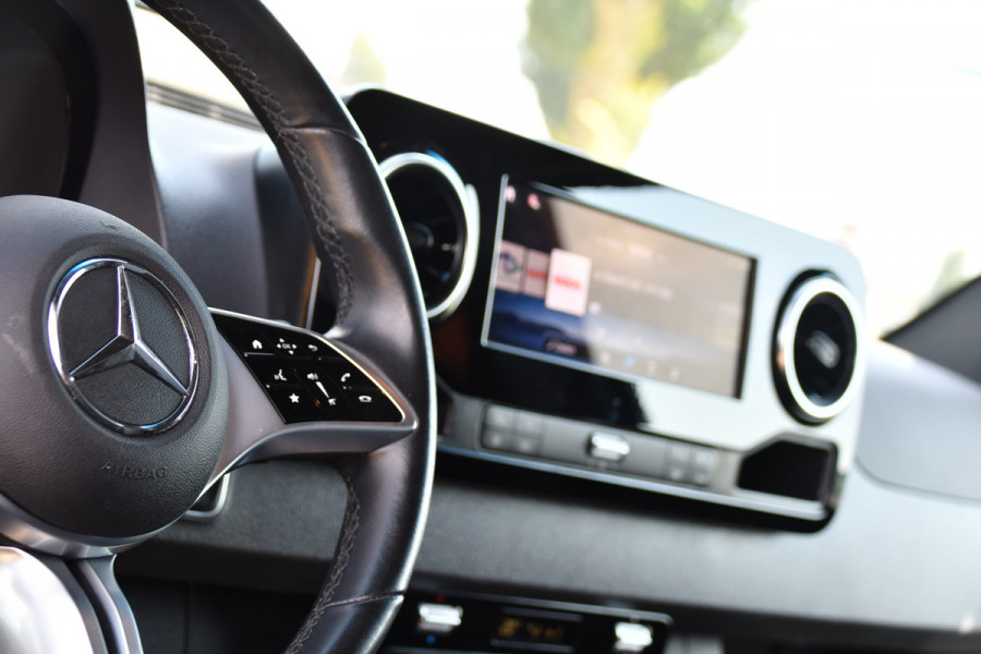 Mercedes-Benz Sprinter 315 1.9 CDI L2 Pro PB Edition FACELIFT! Adaptieve Cruise, Camera, Carplay, LED, Automaat, 10,5'' Mbux, 150pk, Clima, binnenspiegel camera, Uniek!