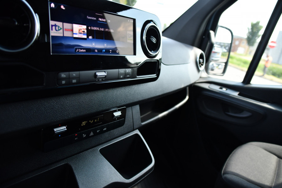Mercedes-Benz Sprinter 315 1.9 CDI L2 Pro PB Edition FACELIFT! Adaptieve Cruise, Camera, Carplay, LED, Automaat, 10,5'' Mbux, 150pk, Clima, binnenspiegel camera, Uniek!