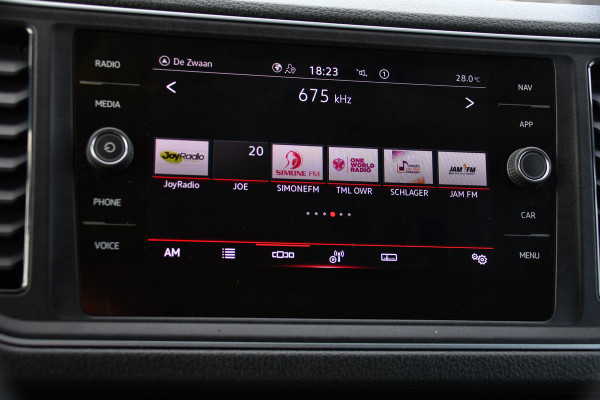 MAN TGE 3.140 35 2.0 L3H3 PB Edition Adaptieve Cruise, Camera, Carplay, LED, 2 x Schuifdeur, Clima, Stoelverwarming, Automaat, Sensoren, Trekhaak, 140pk, Uniek!