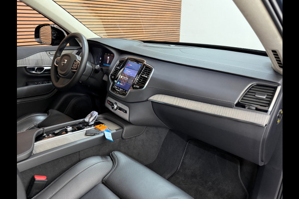 Volvo XC90 2.0 T8 Recharge AWD Ultra Dark 7p|Luchtvering|Trekhaak|Pano| H/K Sound | Massage | Winter Pakket | Driver Assist | HuD