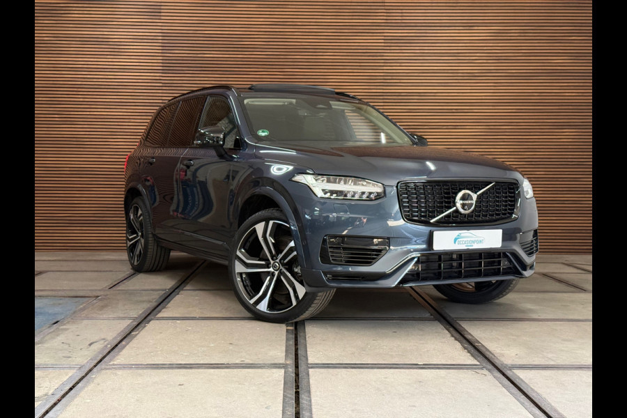 Volvo XC90 2.0 T8 Recharge AWD Ultra Dark 7p|Luchtvering|Trekhaak|Pano| H/K Sound | Massage | Winter Pakket | Driver Assist | HuD