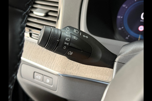 Volvo XC90 2.0 T8 Recharge AWD Ultra Dark 7p|Luchtvering|Trekhaak|Pano| H/K Sound | Massage | Winter Pakket | Driver Assist | HuD