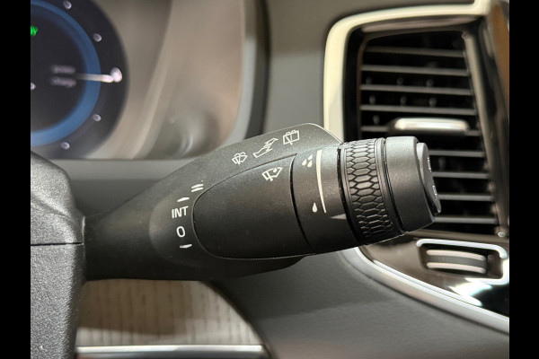 Volvo XC90 2.0 T8 Recharge AWD Ultra Dark 7p|Luchtvering|Trekhaak|Pano| H/K Sound | Massage | Winter Pakket | Driver Assist | HuD