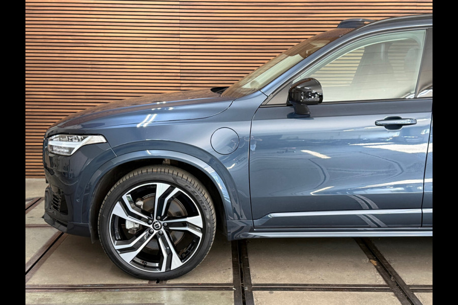 Volvo XC90 2.0 T8 Recharge AWD Ultra Dark 7p|Luchtvering|Trekhaak|Pano| H/K Sound | Massage | Winter Pakket | Driver Assist | HuD