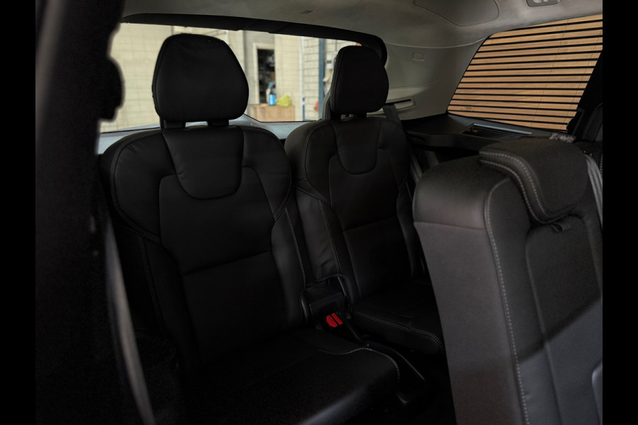 Volvo XC90 2.0 T8 Recharge AWD Ultra Dark 7p|Luchtvering|Trekhaak|Pano| H/K Sound | Massage | Winter Pakket | Driver Assist | HuD