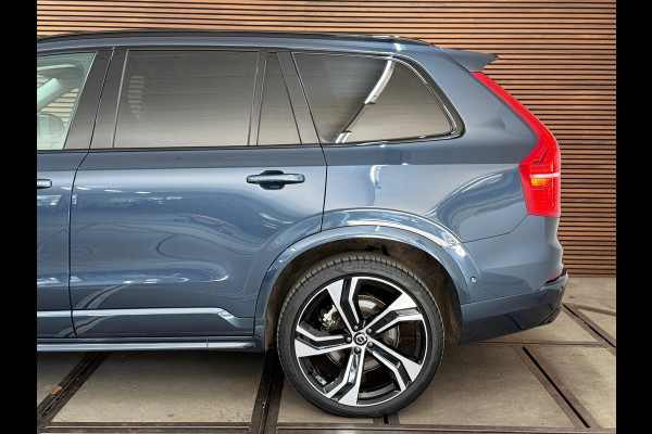 Volvo XC90 2.0 T8 Recharge AWD Ultra Dark 7p|Luchtvering|Trekhaak|Pano| H/K Sound | Massage | Winter Pakket | Driver Assist | HuD