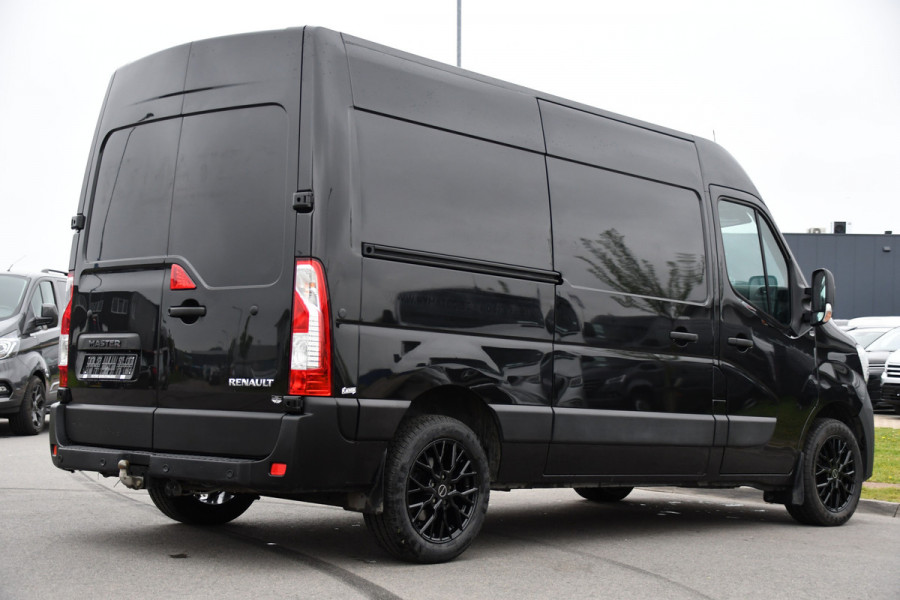 Renault Master T35 2.3 dCi 150 L2H2 Black Edition Cruise, Camera, Carplay, 150pk, Automaat Multimedia, LED, NAVI, Trekhaak, Uniek!