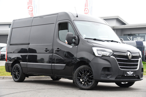 Renault Master T35 2.3 dCi 150 L2H2 Black Edition Cruise, Camera, Carplay, 150pk, Automaat Multimedia, LED, NAVI, Trekhaak, Uniek!