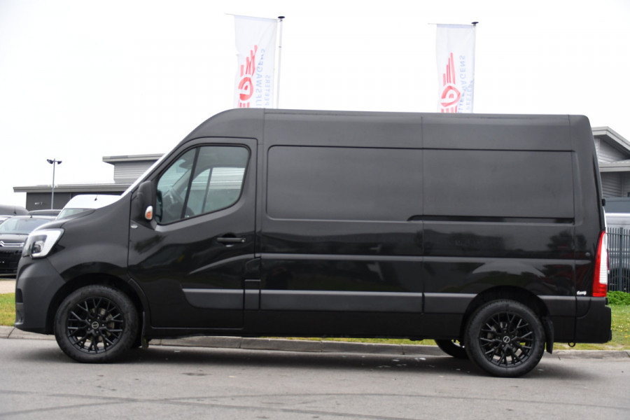 Renault Master T35 2.3 dCi 150 L2H2 Black Edition Cruise, Camera, Carplay, 150pk, Automaat Multimedia, LED, NAVI, Trekhaak, Uniek!