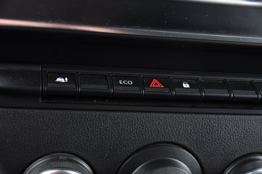 Renault Master T35 2.3 dCi 150 L2H2 Black Edition Cruise, Camera, Carplay, 150pk, Automaat Multimedia, LED, NAVI, Trekhaak, Uniek!