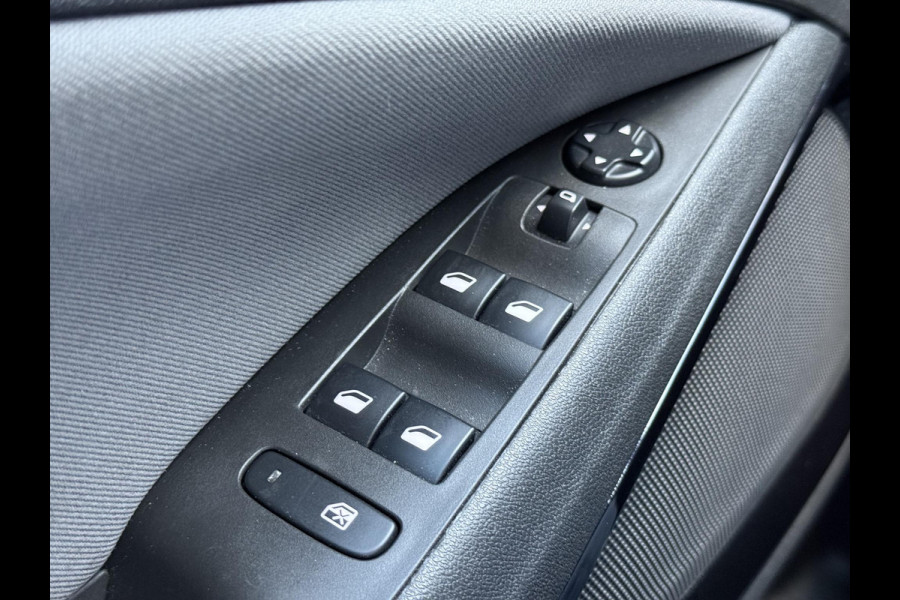 Opel Crossland X 1.2 Turbo 120 Jaar Edition Navi|Clima|Cruise|Camera|Carplay|Dealer Onderhouden|PDC V+A|Elek Ramen|LM Velgen|N.A.P.|APK tot 06-2027