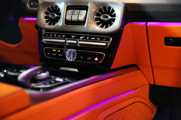 Mercedes-Benz G-Klasse 63 Edition 1 BRABUS UITVOERING / Mat Zwart / Acc / Dode Hoek / Leder / Open Dak / 360 Camera / 24 Inch