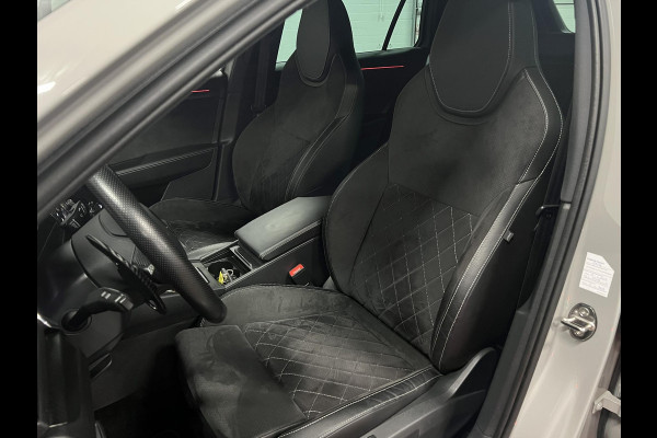 Škoda Superb Combi 1.4 TSI iV Sportline Business Trekhaak | Cruise control | Carplay | Stoelverwarming | Achteruitrijcamera | Navigatie | Keyless | Leder/Alcantara