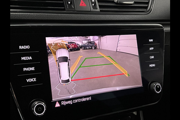 Škoda Superb Combi 1.4 TSI iV Sportline Business Trekhaak | Cruise control | Carplay | Stoelverwarming | Achteruitrijcamera | Navigatie | Keyless | Leder/Alcantara