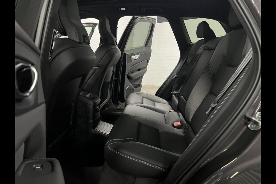 Volvo XC60 2.0 T8 Plug-in hybrid AWD Plus Dark Luchtvering | Trekhaak | Adapt. cruise | Open dak | 360 camera | Harman/Kardon | Stuur-/Stoelverwarming