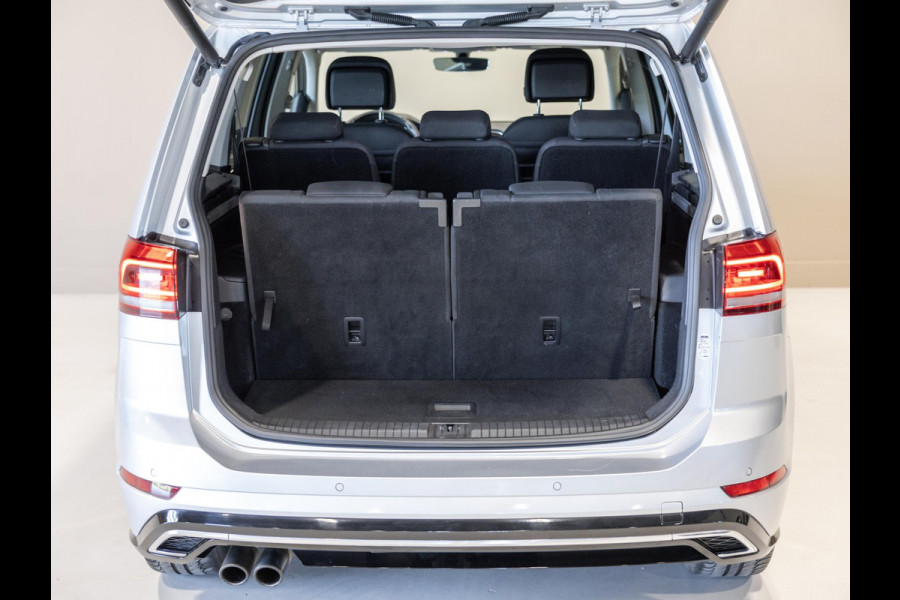 Volkswagen Touran 1.4 TSI Highline Edition R 7p 150pk / Trekhaak / Achteruitrijcamera / Stoelverwarming / Adaptieve cruise control / Navigatie / Apple carplay /