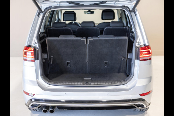 Volkswagen Touran 1.4 TSI Highline Edition R 7p 150pk / Trekhaak / Achteruitrijcamera / Stoelverwarming / Adaptieve cruise control / Navigatie / Apple carplay /