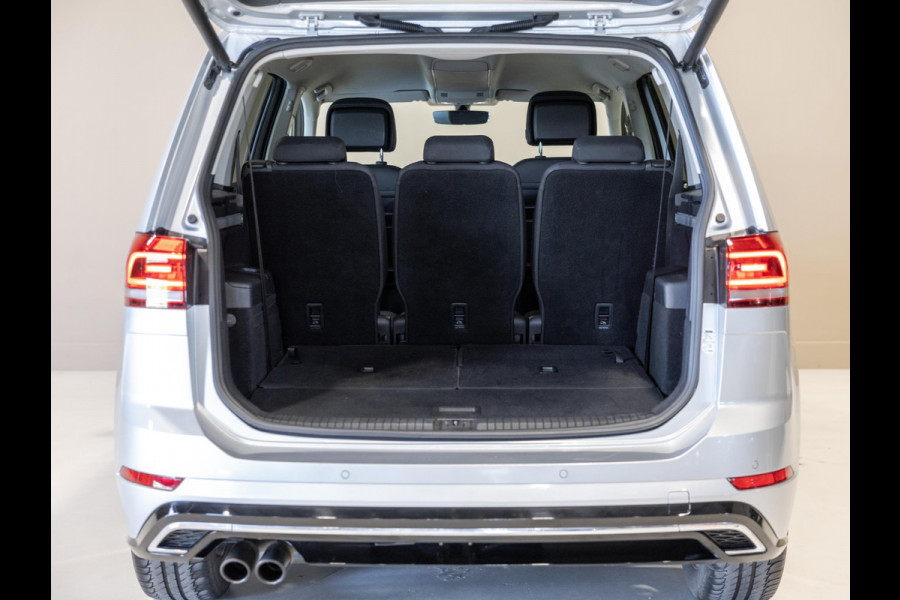Volkswagen Touran 1.4 TSI Highline Edition R 7p 150pk / Trekhaak / Achteruitrijcamera / Stoelverwarming / Adaptieve cruise control / Navigatie / Apple carplay /