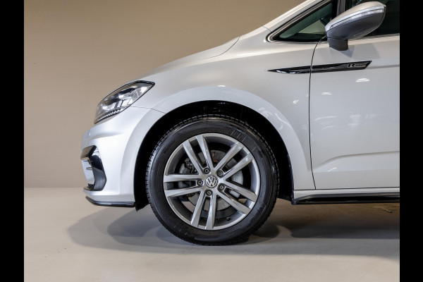 Volkswagen Touran 1.4 TSI Highline Edition R 7p 150pk / Trekhaak / Achteruitrijcamera / Stoelverwarming / Adaptieve cruise control / Navigatie / Apple carplay /