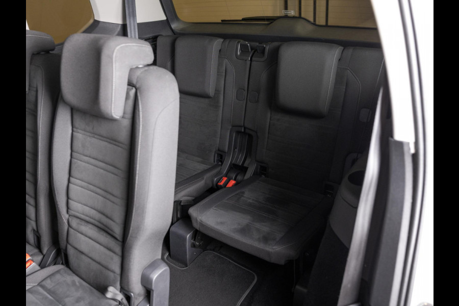 Volkswagen Touran 1.4 TSI Highline Edition R 7p 150pk / Trekhaak / Achteruitrijcamera / Stoelverwarming / Adaptieve cruise control / Navigatie / Apple carplay /