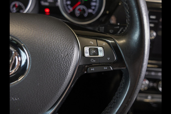 Volkswagen Touran 1.4 TSI Highline Edition R 7p 150pk / Trekhaak / Achteruitrijcamera / Stoelverwarming / Adaptieve cruise control / Navigatie / Apple carplay /