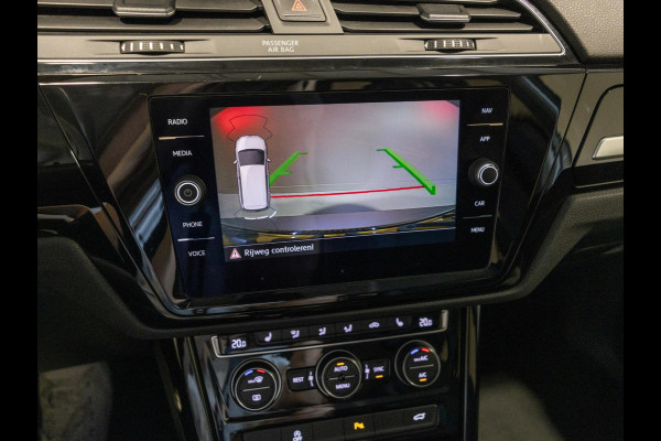 Volkswagen Touran 1.4 TSI Highline Edition R 7p 150pk / Trekhaak / Achteruitrijcamera / Stoelverwarming / Adaptieve cruise control / Navigatie / Apple carplay /