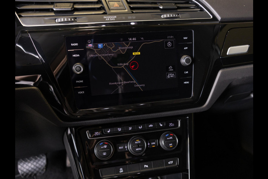 Volkswagen Touran 1.4 TSI Highline Edition R 7p 150pk / Trekhaak / Achteruitrijcamera / Stoelverwarming / Adaptieve cruise control / Navigatie / Apple carplay /
