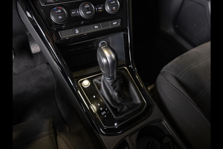 Volkswagen Touran 1.4 TSI Highline Edition R 7p 150pk / Trekhaak / Achteruitrijcamera / Stoelverwarming / Adaptieve cruise control / Navigatie / Apple carplay /