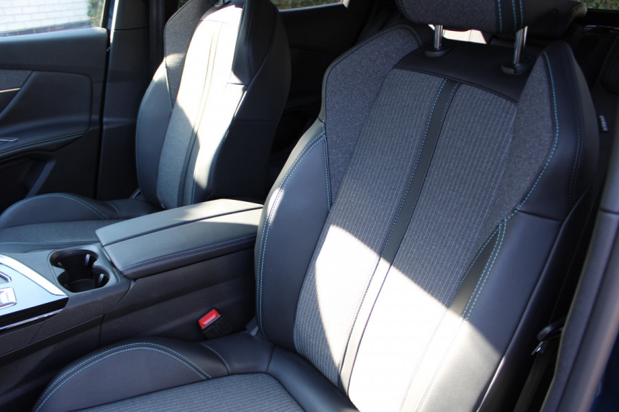 Peugeot 3008 1.6 HYbrid 225 Allure | Stoelverwarming | Navigatie | Led
