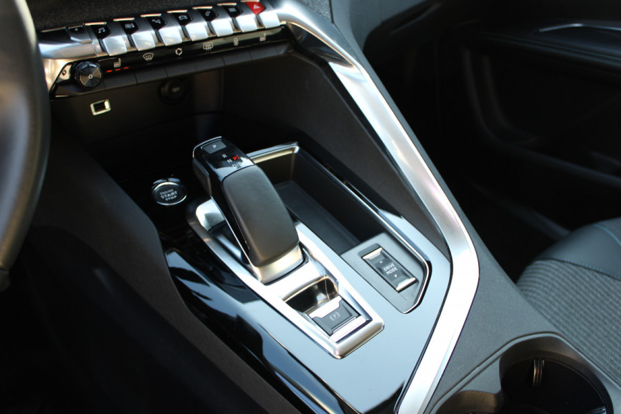 Peugeot 3008 1.6 HYbrid 225 Allure | Stoelverwarming | Navigatie | Led