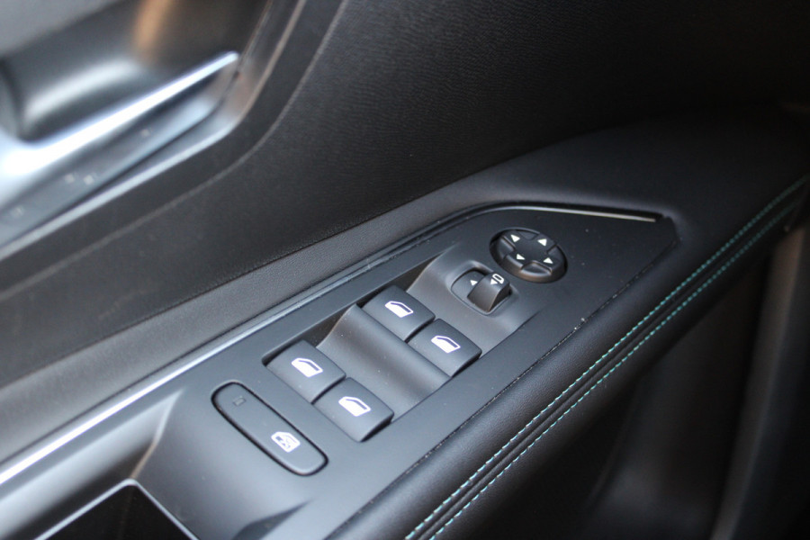 Peugeot 3008 1.6 HYbrid 225 Allure | Stoelverwarming | Navigatie | Led