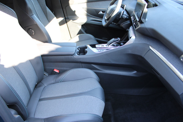 Peugeot 3008 1.6 HYbrid 225 Allure | Stoelverwarming | Navigatie | Led