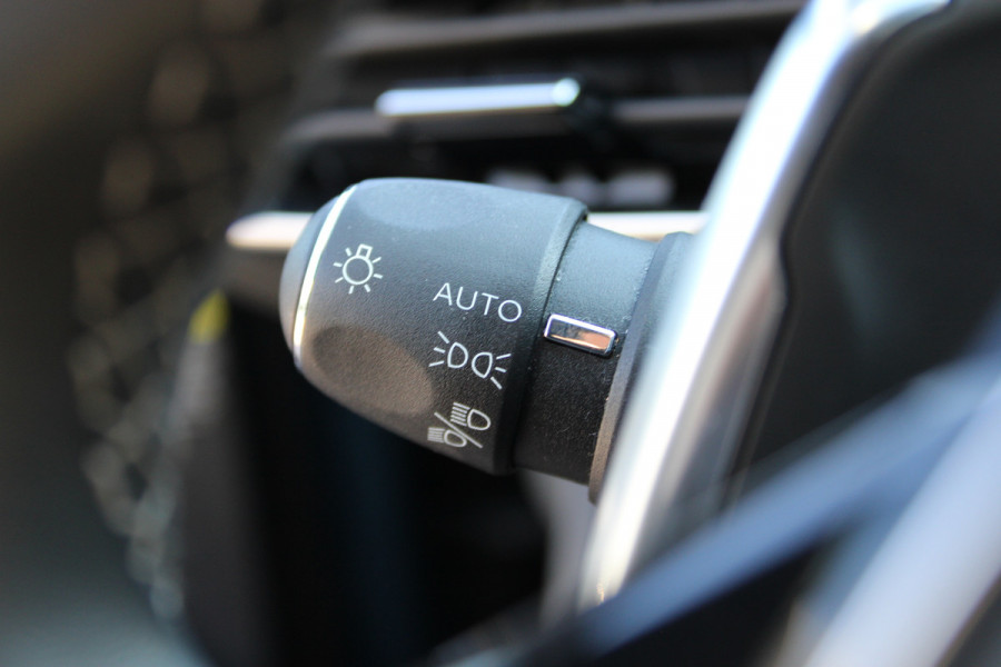 Peugeot 3008 1.6 HYbrid 225 Allure | Stoelverwarming | Navigatie | Led