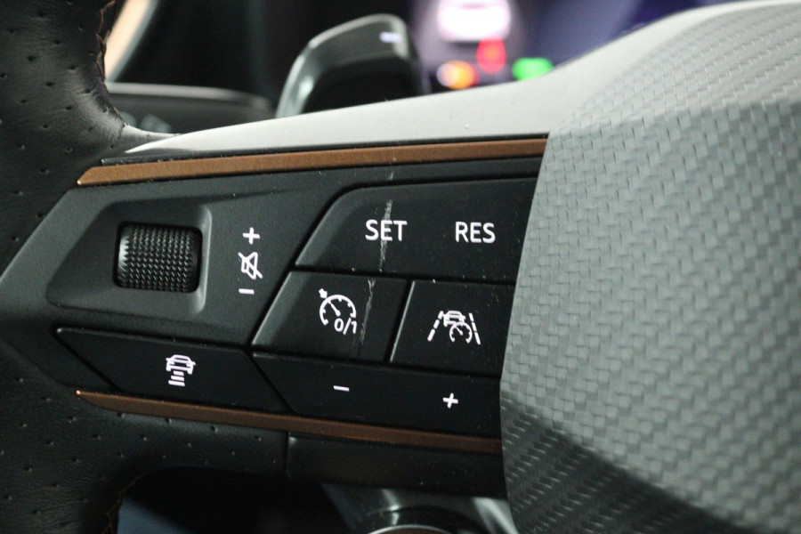 CUPRA Formentor 1.4 e-Hybrid VZ Performance (STOELVERWARMING, Soh 92%, STUURVERWARMING, ADAPTIEVE CRUISE, CAMERA, PARKEERSENSOREN)