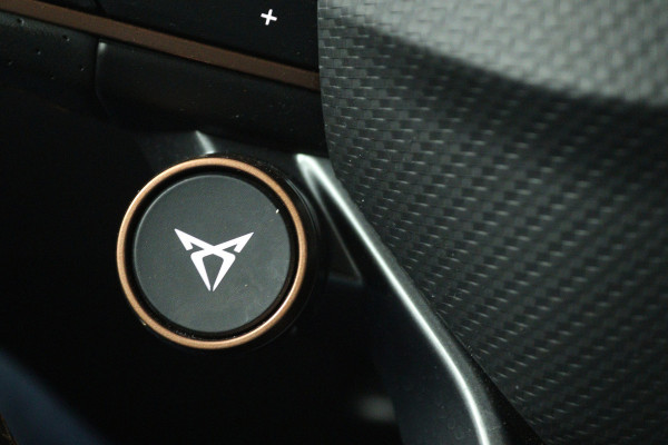 CUPRA Formentor 1.4 e-Hybrid VZ Performance (STOELVERWARMING, Soh 92%, STUURVERWARMING, ADAPTIEVE CRUISE, CAMERA, PARKEERSENSOREN)