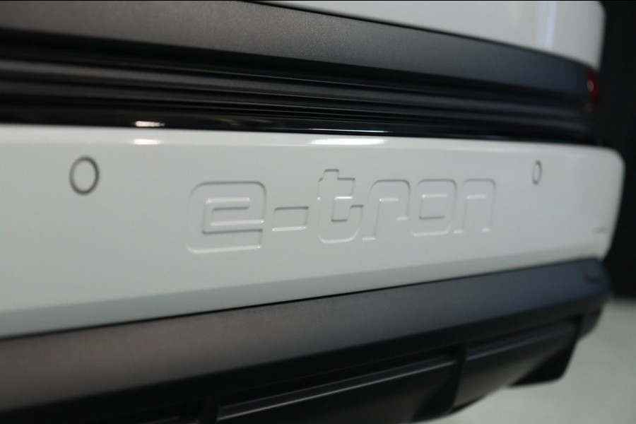 Audi Q4 e-tron 50 quattro S Edition 77 kWh / PANODAK / LEDER / MATRIX / CAMERA / KEYLESS