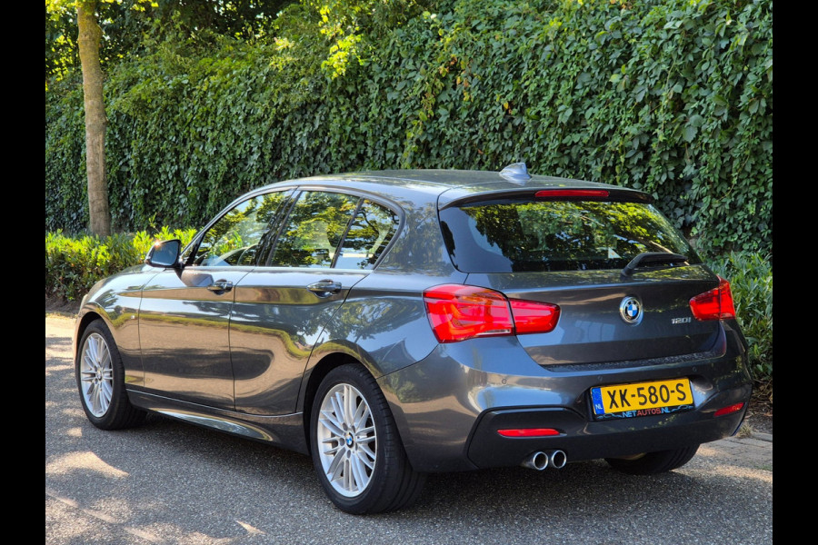 BMW 1-serie 120i High Executive M Sport Apple CarPlay Trekhaak LED NAP Dealer onderhouden RIJKLAAR 184pk