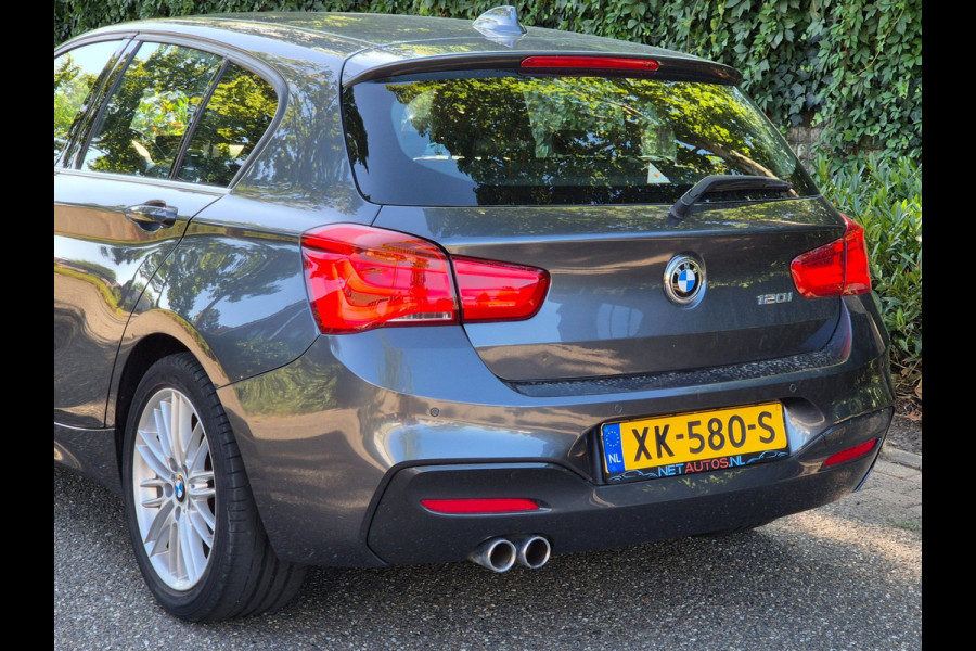 BMW 1-serie 120i High Executive M Sport Apple CarPlay Trekhaak LED NAP Dealer onderhouden RIJKLAAR 184pk