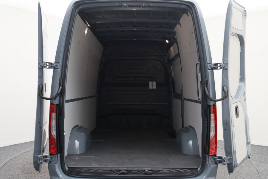 Mercedes-Benz Sprinter 317 CDI L2H2 RWD Camera, Side-Steps, Cruise, Apple Carplay, PDC, Stoelverwarming