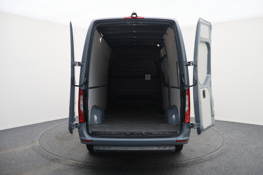 Mercedes-Benz Sprinter 317 CDI L2H2 RWD Camera, Side-Steps, Cruise, Apple Carplay, PDC, Stoelverwarming