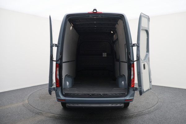 Mercedes-Benz Sprinter 317 CDI L2H2 RWD Camera, Side-Steps, Cruise, Apple Carplay, PDC, Stoelverwarming