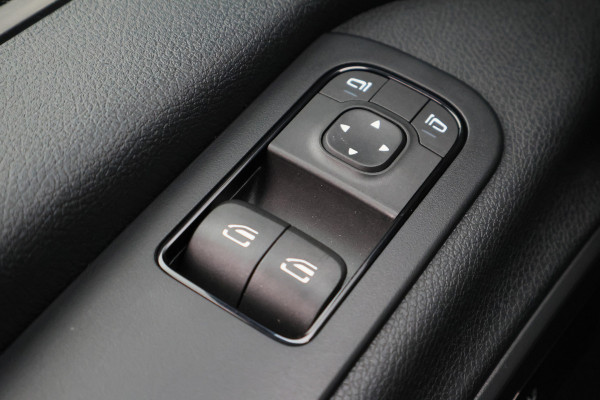 Mercedes-Benz Sprinter 317 CDI L2H2 RWD Camera, Side-Steps, Cruise, Apple Carplay, PDC, Stoelverwarming