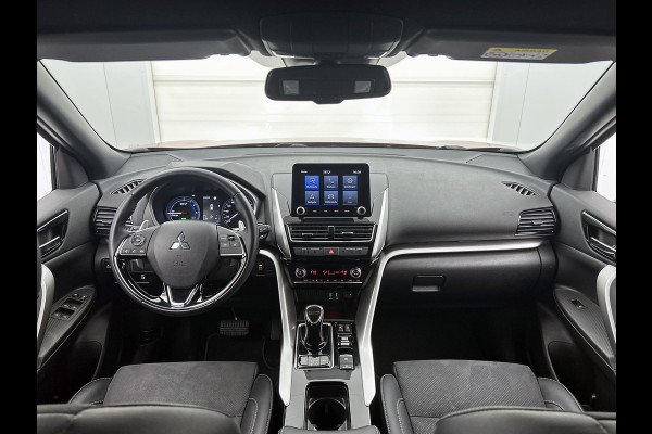 Mitsubishi Eclipse Cross 2.4 PHEV Intense+ Hybride / Navigatie / 1/2 Leder / Pdc. / Airco-ecc./ Radio multimedia / Apk nieuw