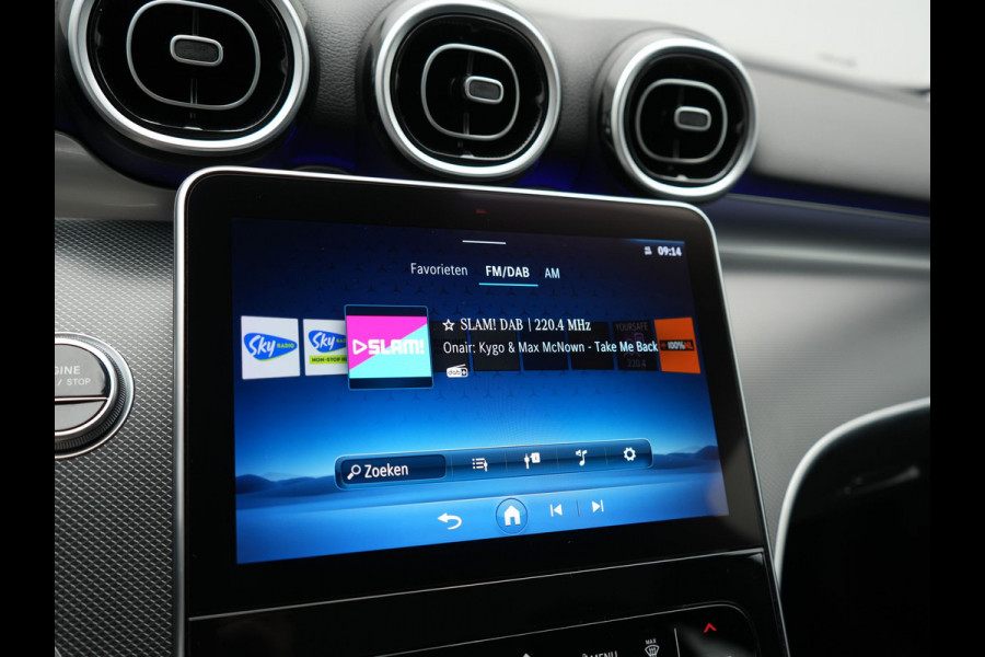 Mercedes-Benz C-Klasse Estate 300 e PHEV 313pk Dealer O.H | Adaptive Cruise | Camera | Apple Carplay | BLIS | Sportstoelen Verwarmd | Virtual Cockpit | Navigatie | DAB | 17"L.M | Plug In Hybrid |