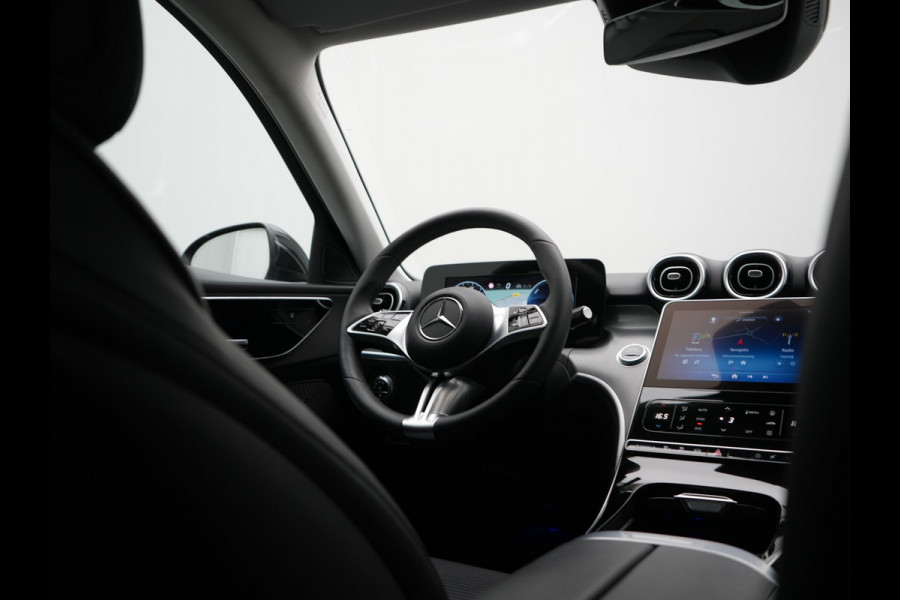 Mercedes-Benz C-Klasse Estate 300 e PHEV 313pk Dealer O.H | Adaptive Cruise | Camera | Apple Carplay | BLIS | Sportstoelen Verwarmd | Virtual Cockpit | Navigatie | DAB | 17"L.M | Plug In Hybrid |