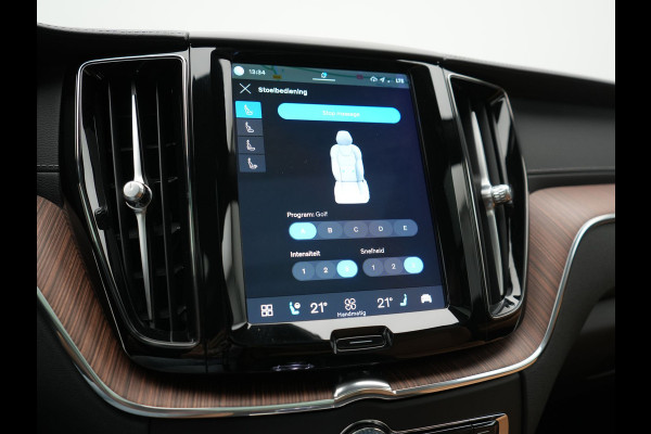 Volvo XC60 T8 AWD Ultimate Dark LONG RANGE PHEV 455pk Dealer O.H. | Trekhaak Af Fabriek | Panodak | Adaptive Cruise | Head Up | 360 Camera | Harman / Kardon | Lederen Comfortzetels Massage & Ventilatie & Memory | Keyless | Stoelen & Stuur Verwarmd | Plug In Hybrid |