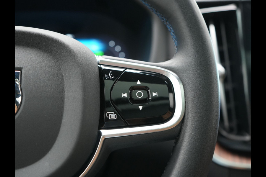 Volvo XC60 T8 AWD Ultimate Dark LONG RANGE PHEV 455pk Dealer O.H. | Trekhaak Af Fabriek | Panodak | Adaptive Cruise | Head Up | 360 Camera | Harman / Kardon | Lederen Comfortzetels Massage & Ventilatie & Memory | Keyless | Stoelen & Stuur Verwarmd | Plug In Hybrid |